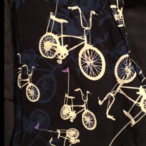 Lularoe one size bicycle leggings